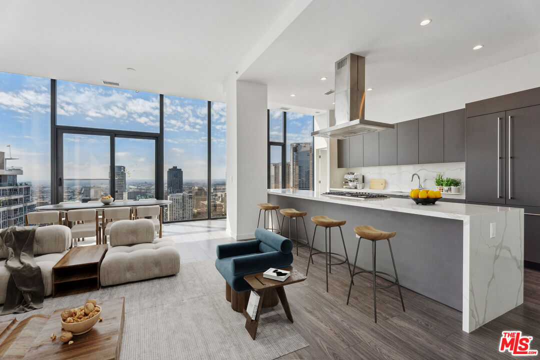 801 S OLIVE ST Unit: PH 1