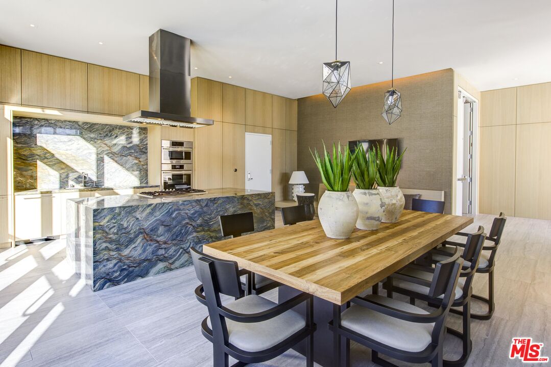 801 S OLIVE ST Unit: PH 1