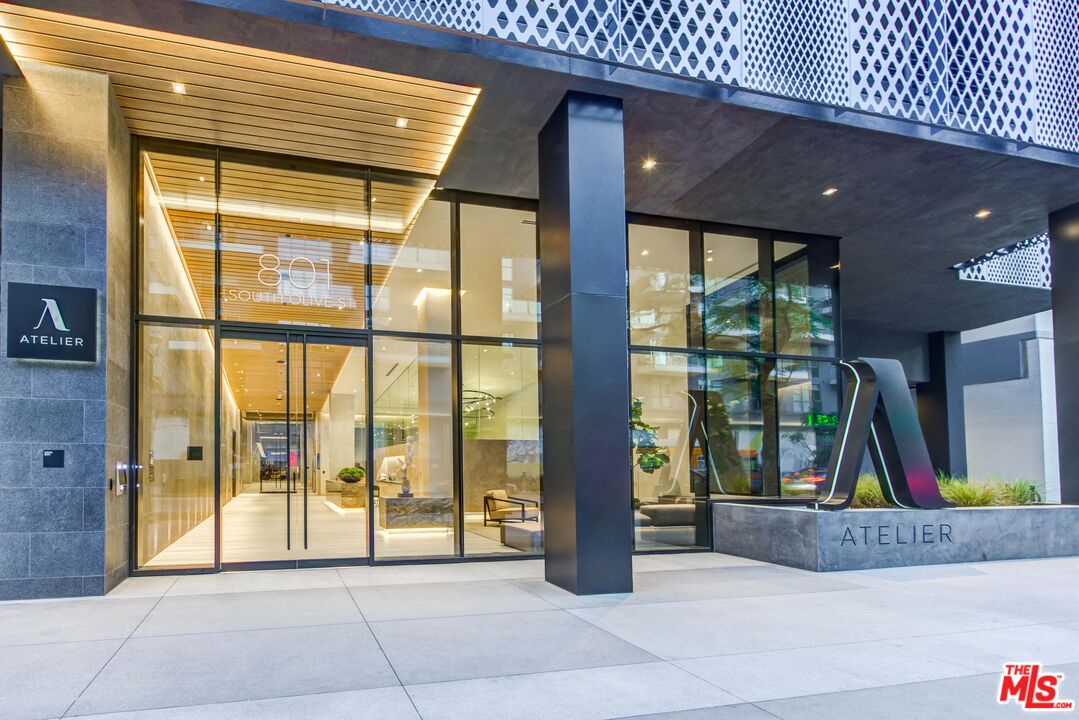 801 S OLIVE ST Unit: PH 1
