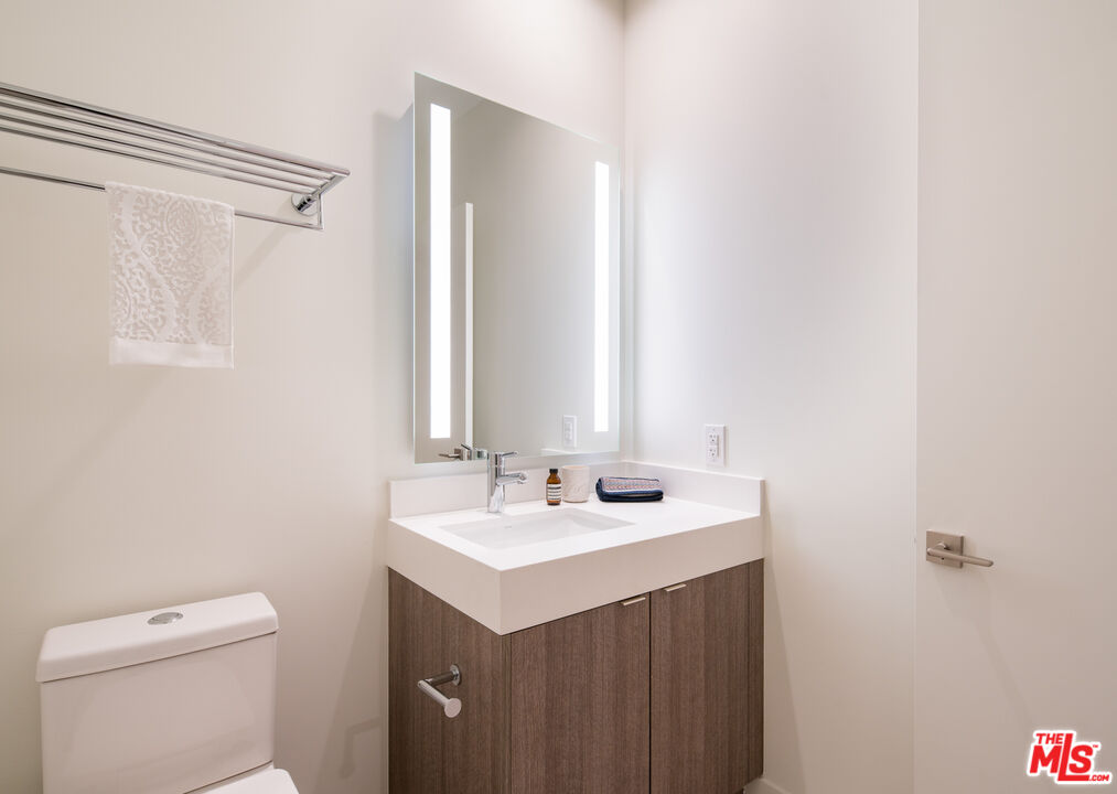 801 S OLIVE ST Unit: PH 1