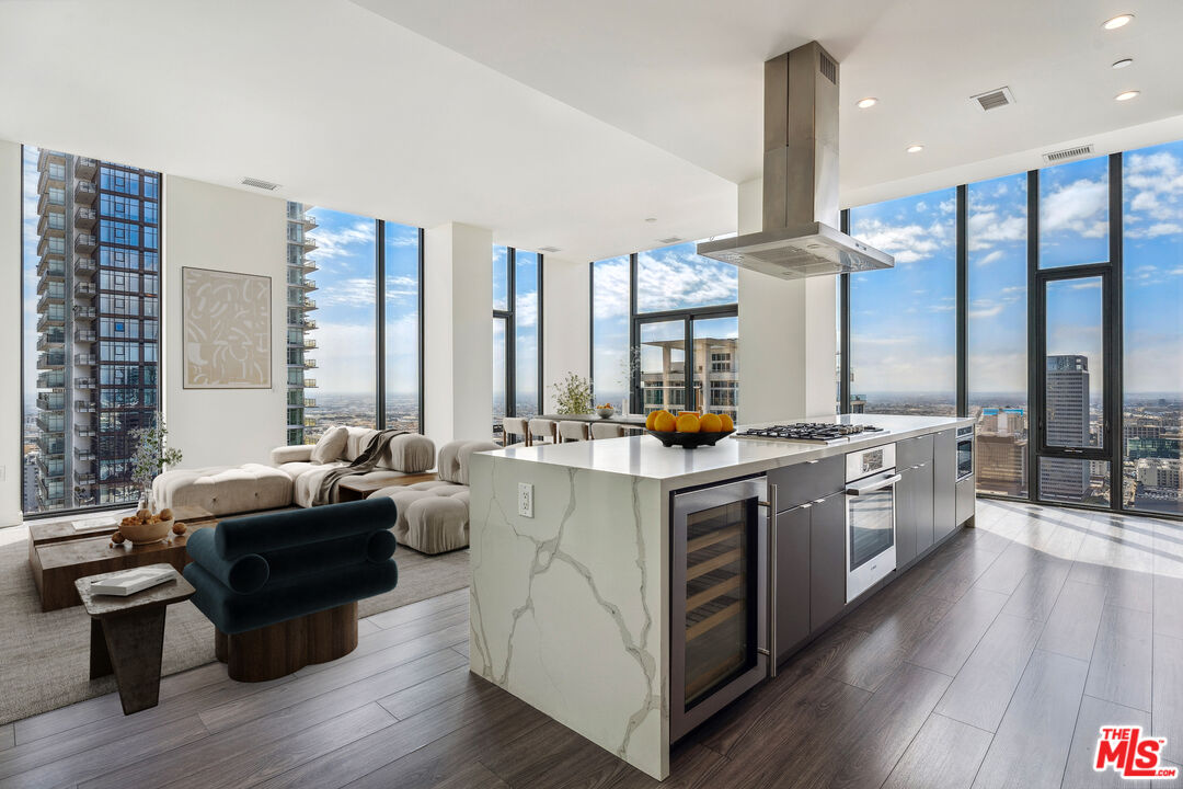 801 S OLIVE ST Unit: PH 1