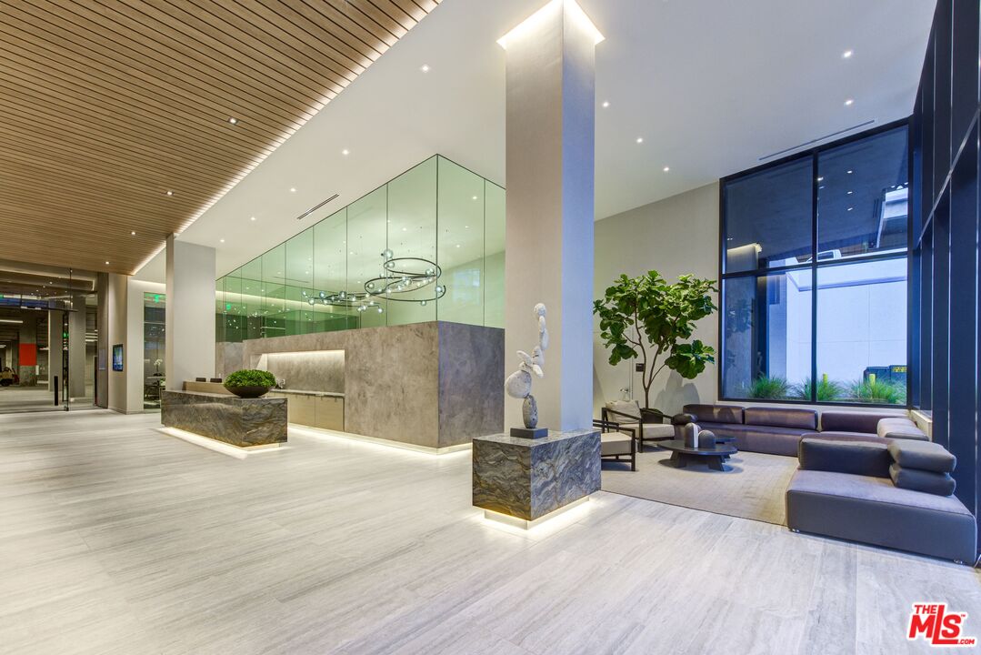 801 S OLIVE ST Unit: PH 1
