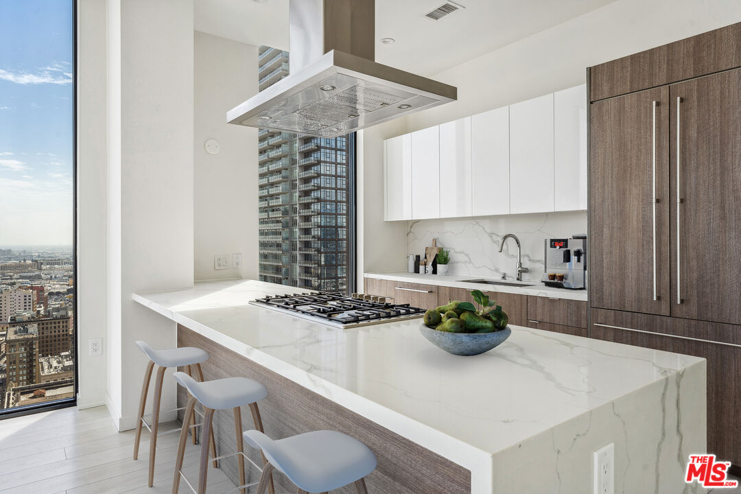 801 S OLIVE ST Unit: PH 1