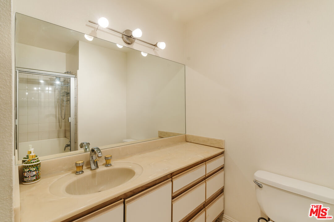 4724 Park Granada Unit: 217