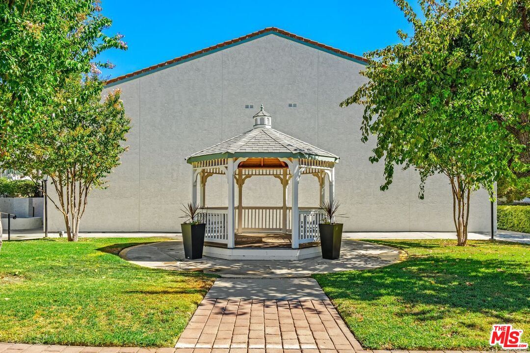 4724 Park Granada Unit: 217