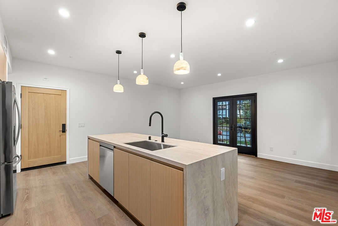 132 S Oakhurst Dr Unit: 2