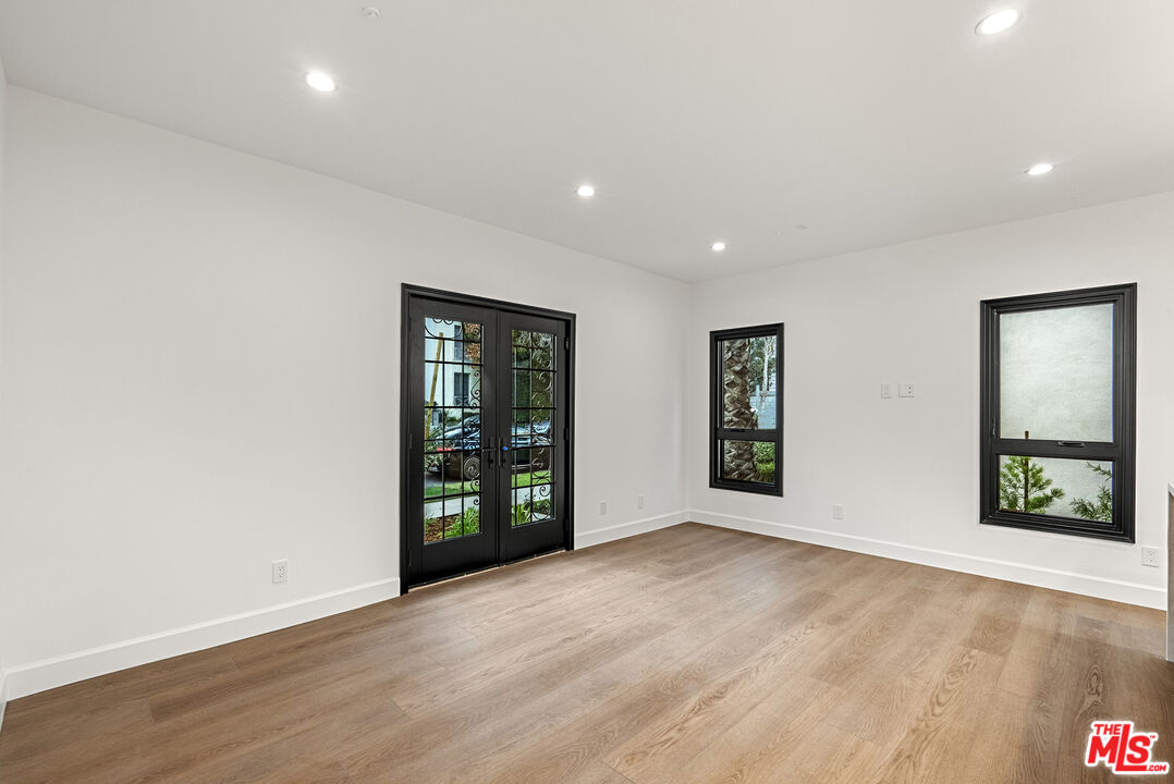 132 S Oakhurst Dr Unit: 2
