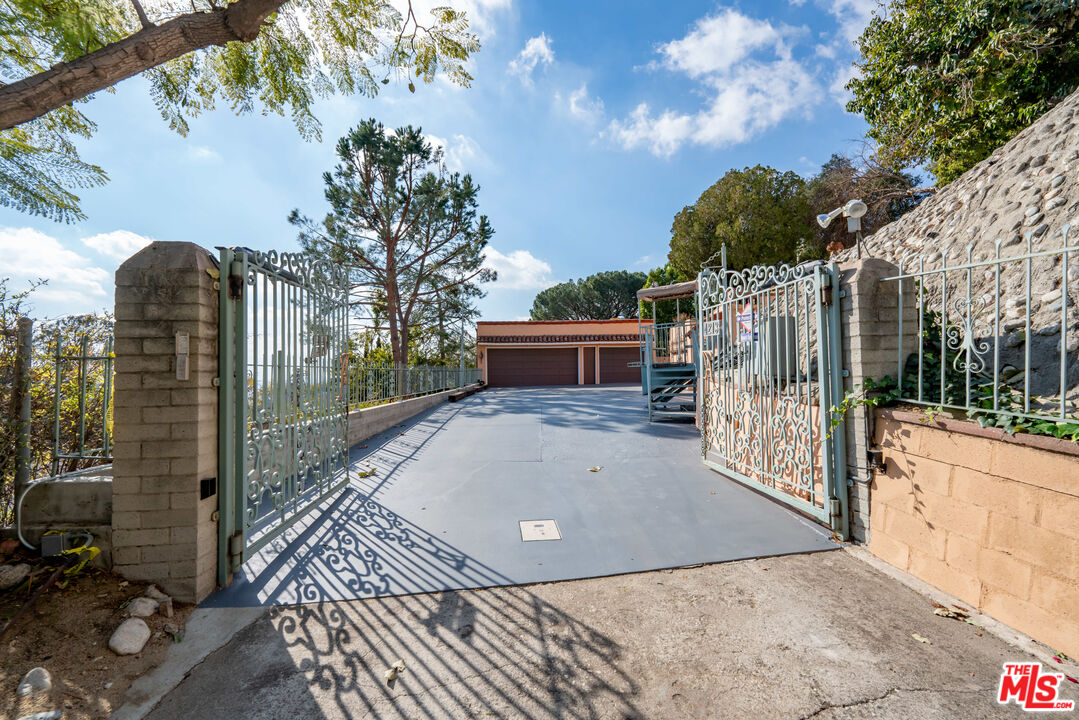 4213 Dundee Dr