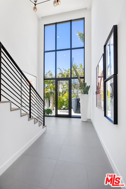 1172 LINDA FLORA DR