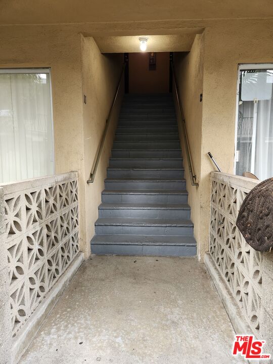 2018 Locust Ave Unit: 13