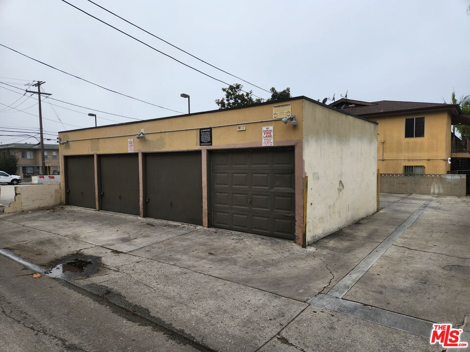 2018 Locust Ave Unit: 13