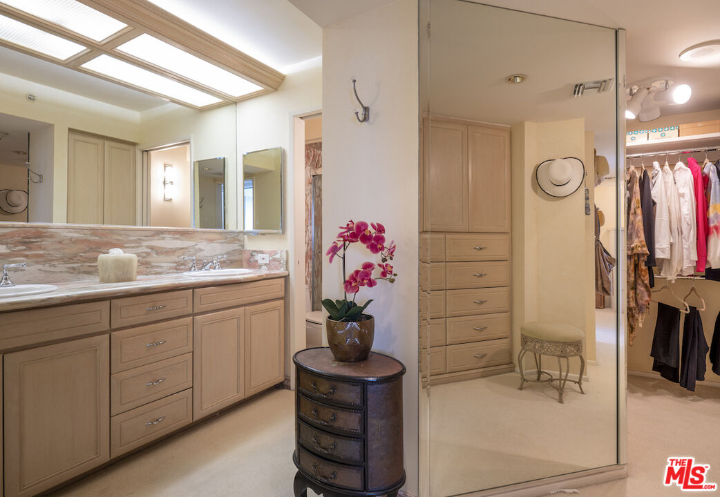 201 Ocean Ave Unit: 1904-1905B