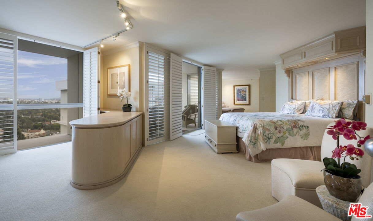 201 Ocean Ave Unit: 1904-1905B