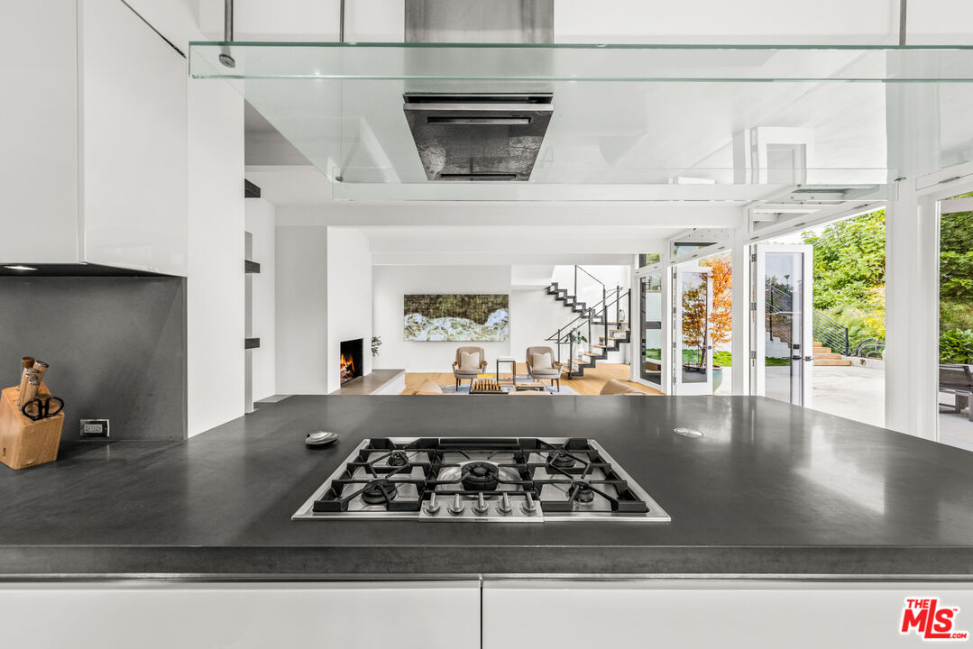 354 Amalfi Dr