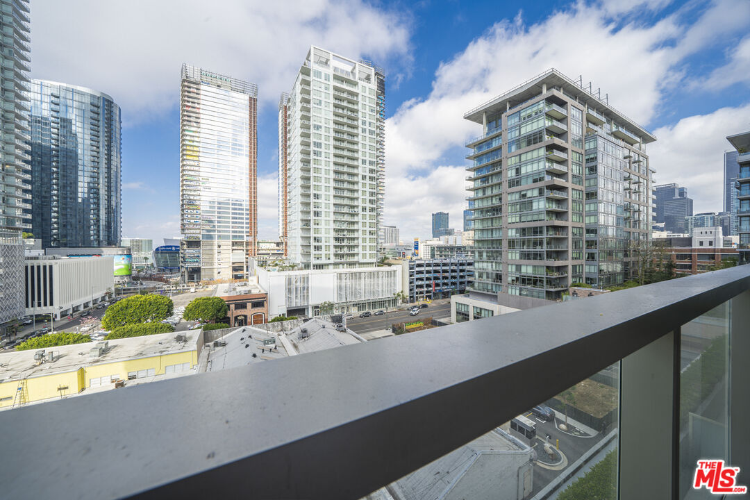1155 S Grand Ave Unit: 810