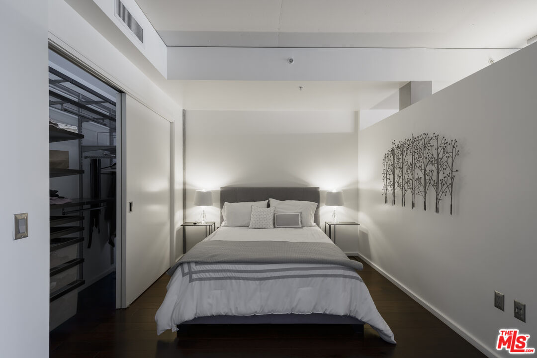 1155 S Grand Ave Unit: 810