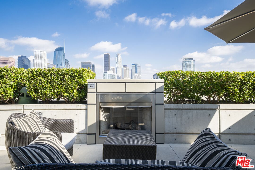1155 S Grand Ave Unit: 810