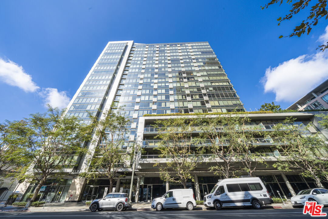 1155 S Grand Ave Unit: 810