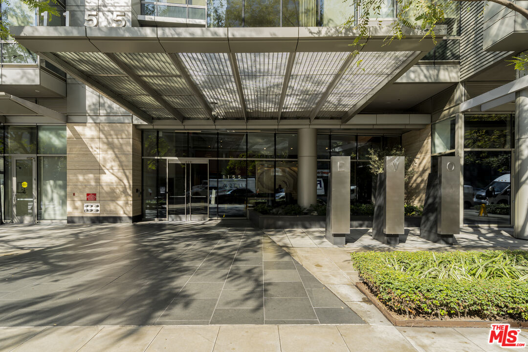 1155 S Grand Ave Unit: 810