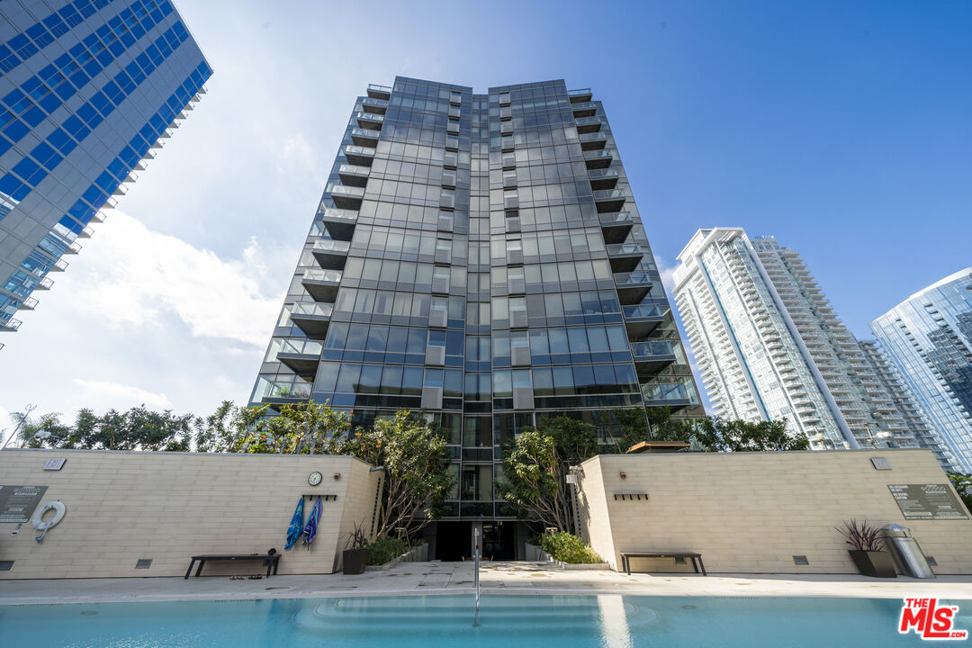 1155 S Grand Ave Unit: 810