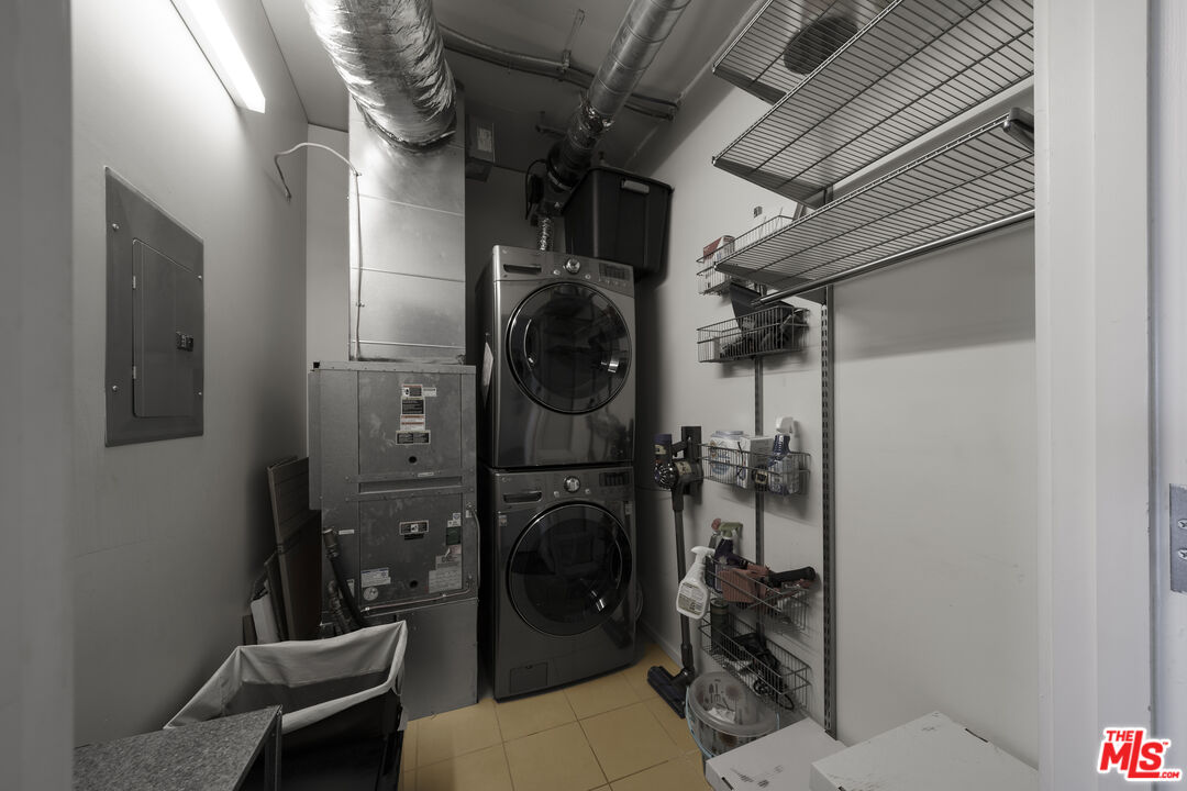 1155 S Grand Ave Unit: 810