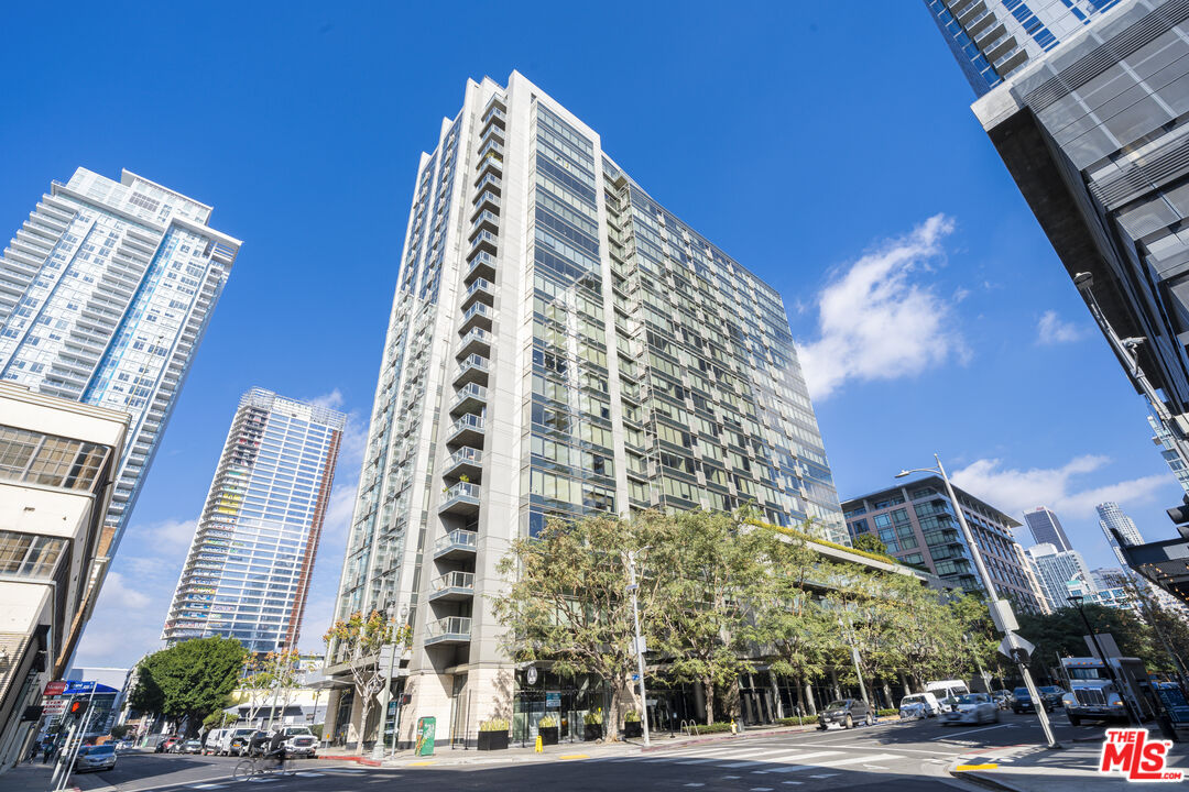 1155 S Grand Ave Unit: 810