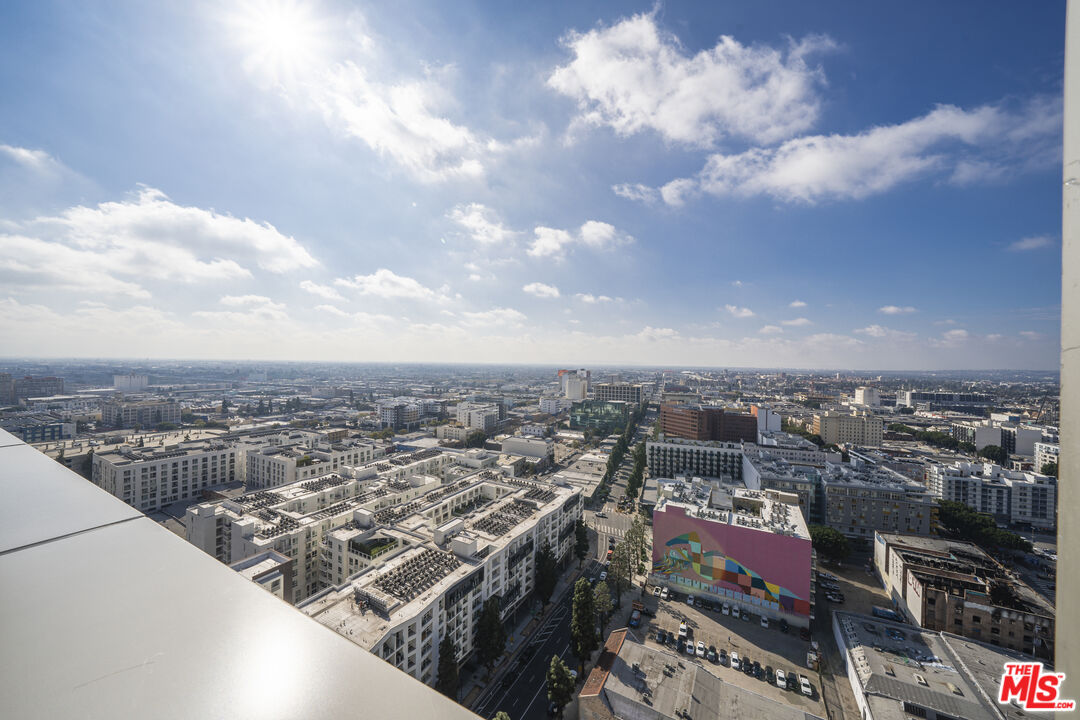 1155 S Grand Ave Unit: 810