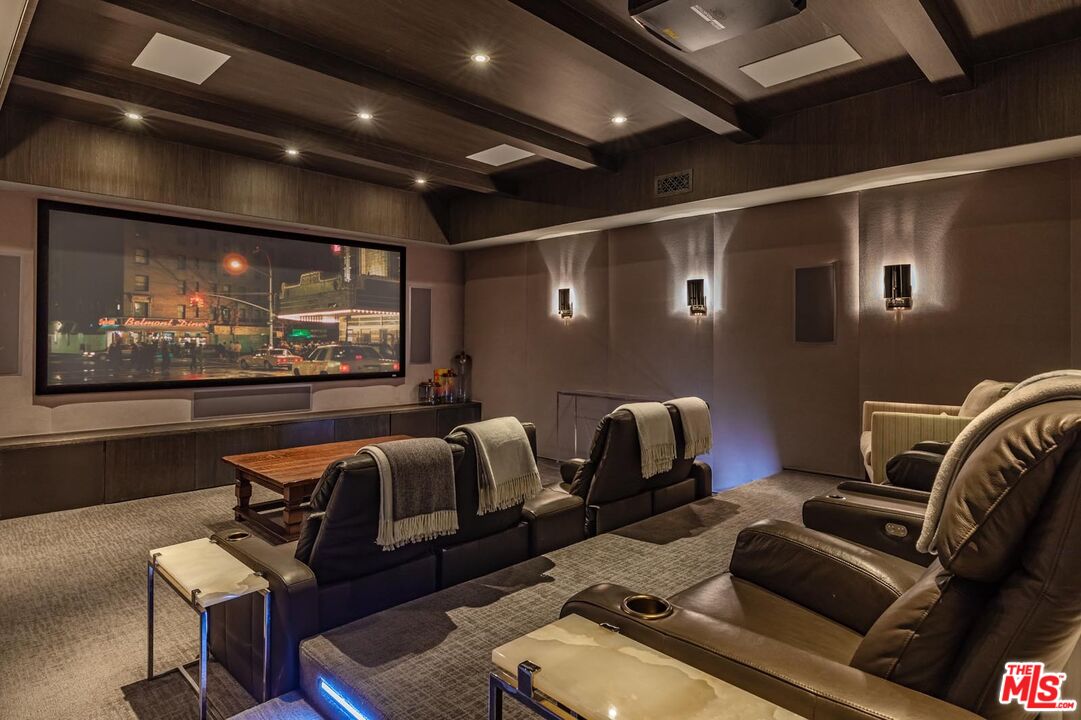 1149 Amalfi Dr