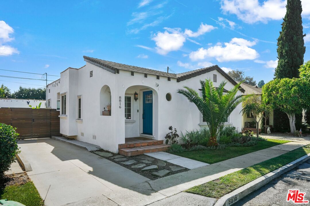 8816 David Ave