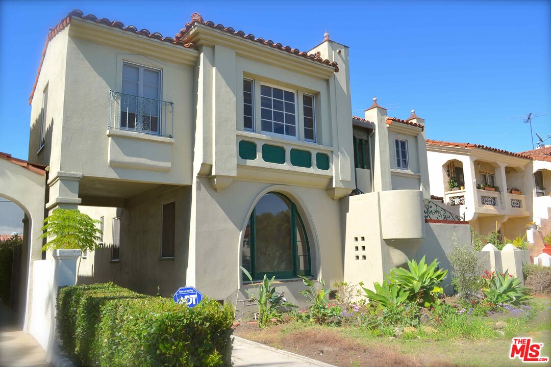 8673 W Olympic Blvd