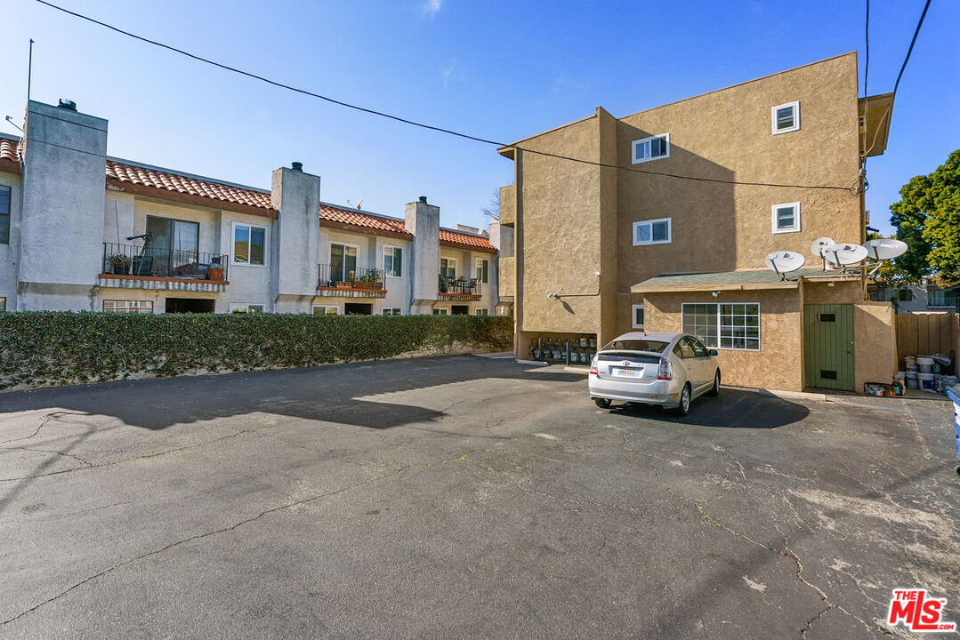 11910 Venice Blvd
