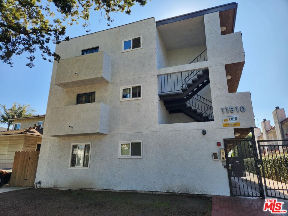 11910 Venice Blvd