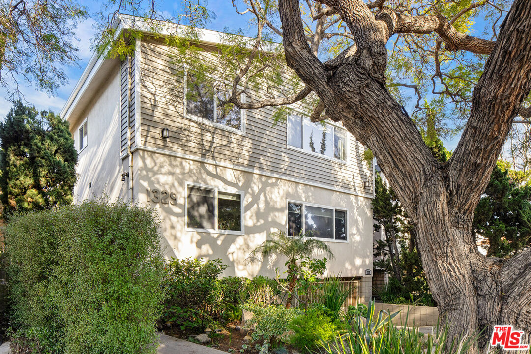 1329 Harvard St Unit: 3