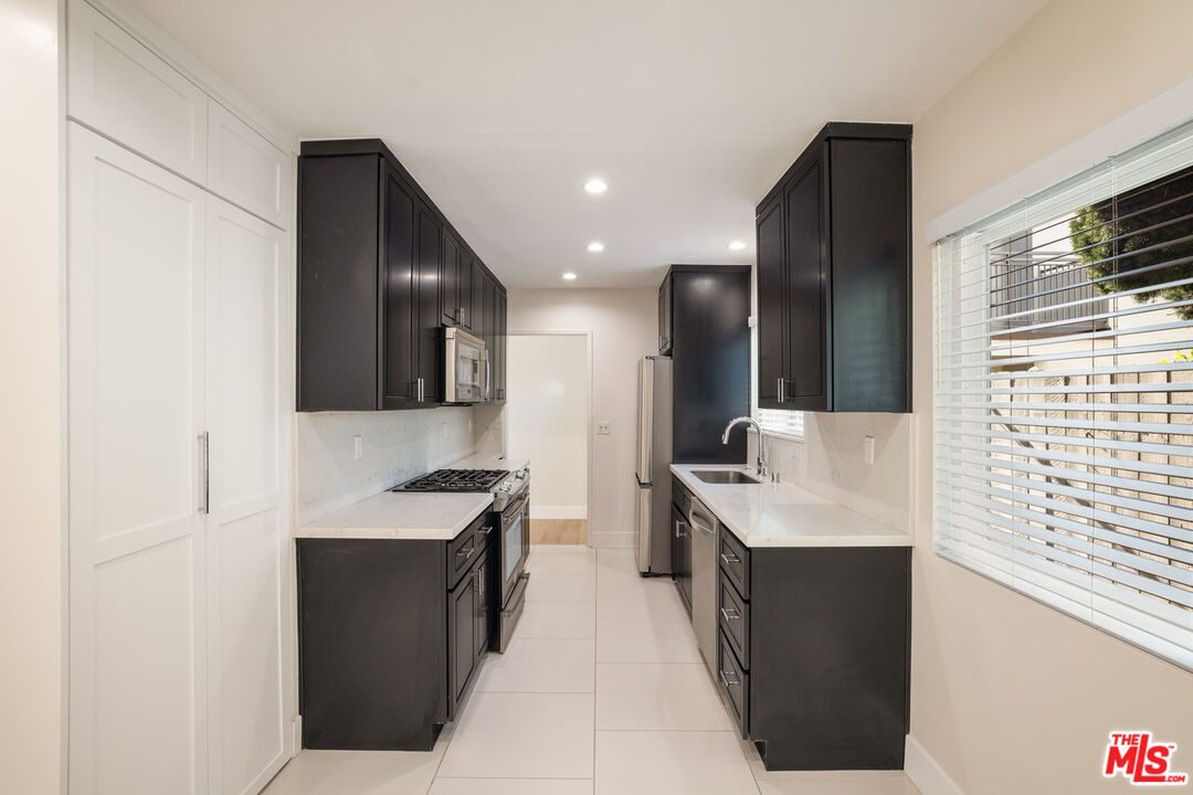 1329 Harvard St Unit: 3
