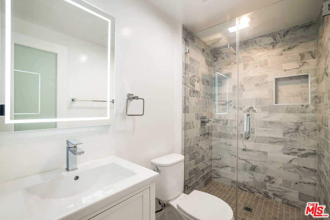 1329 Harvard St Unit: 3