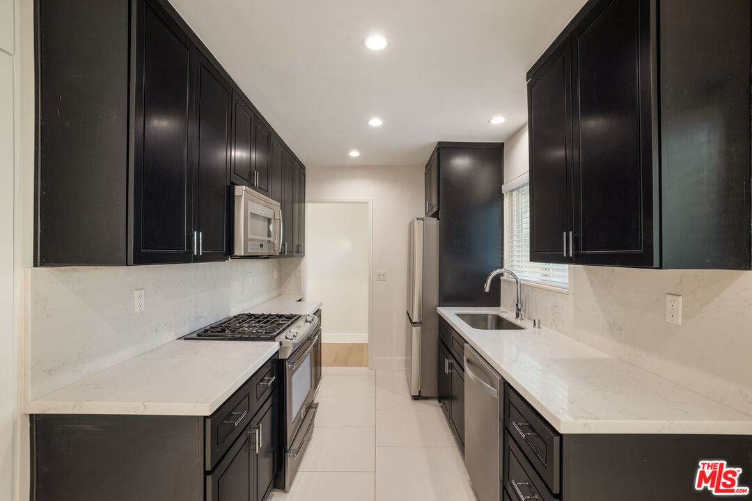 1329 Harvard St Unit: 3