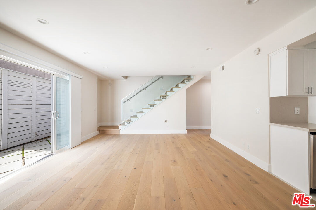 1329 Harvard St Unit: 3