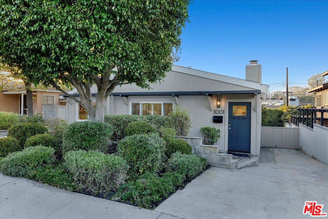 3001 N Valley Dr