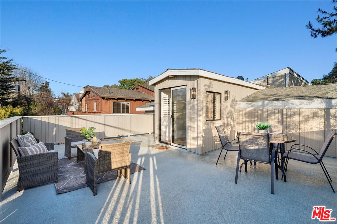 3001 N Valley Dr
