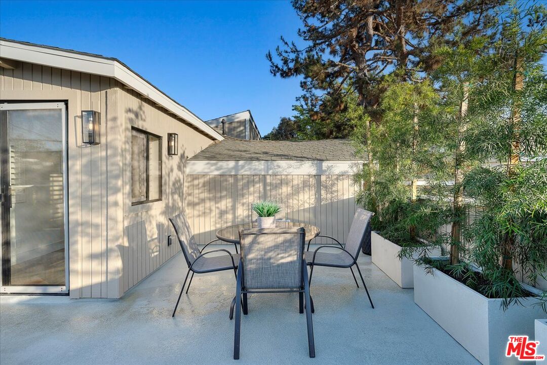 3001 N Valley Dr