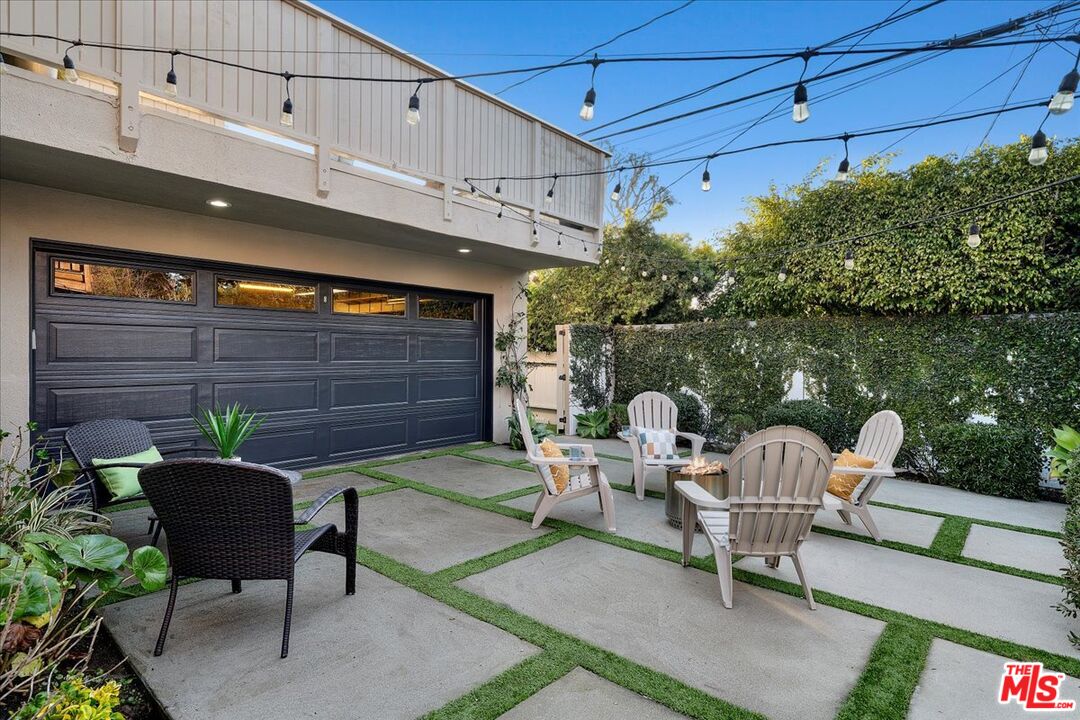 3001 N Valley Dr