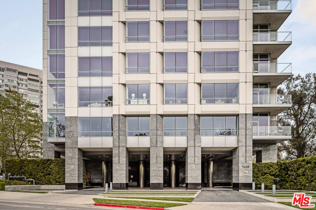 1200 Club View Dr Unit: 3S