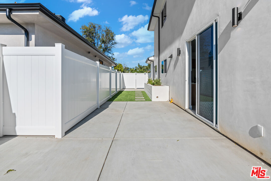 6505 Columbus Ave