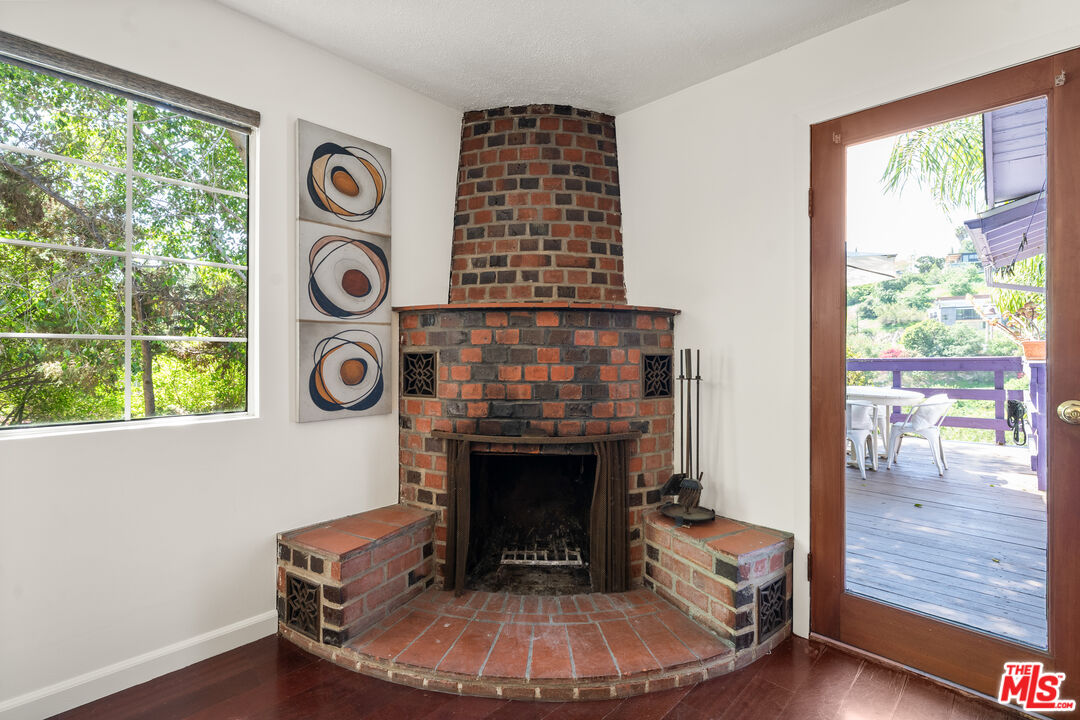 339 W Avenue 45