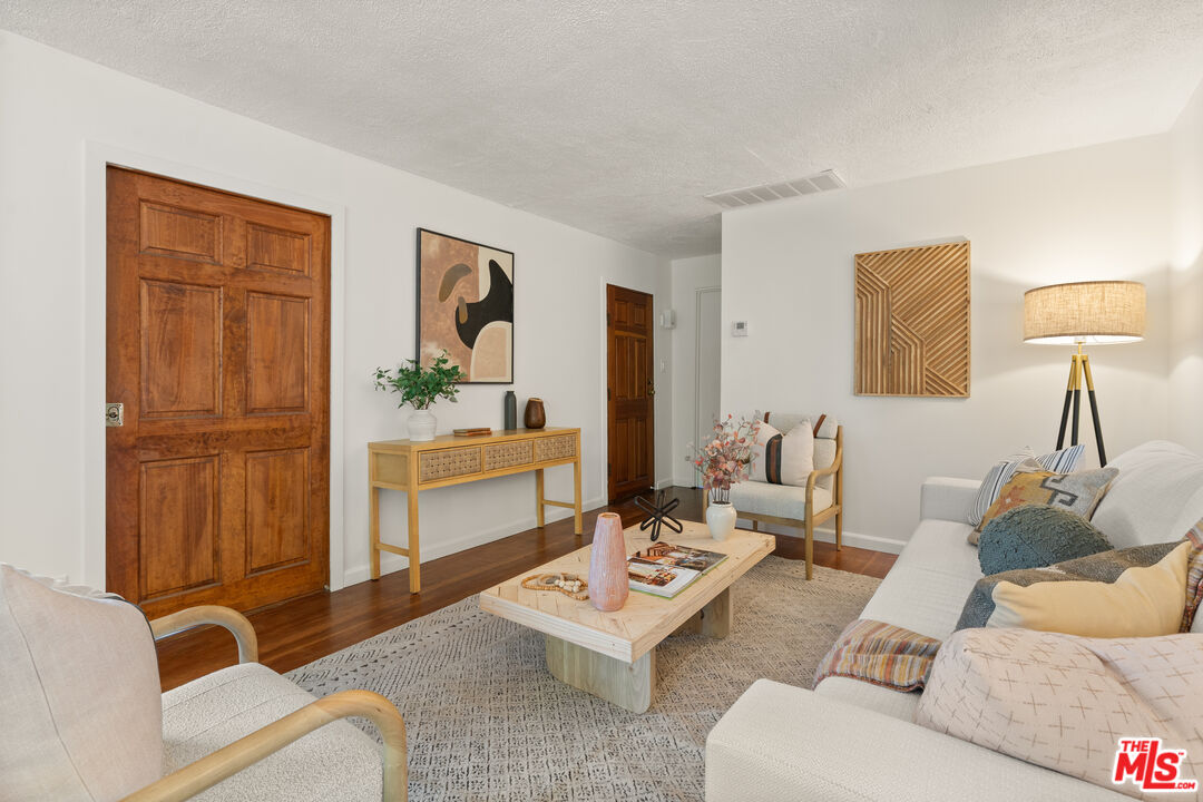 339 W Avenue 45