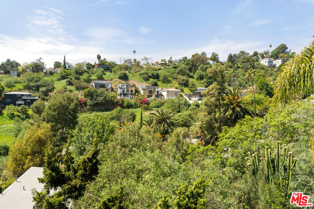 339 W Avenue 45