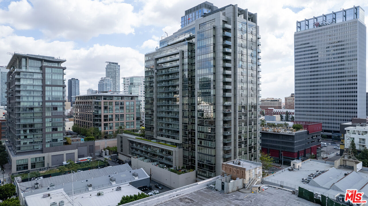 1155 S Grand Ave Unit: 305