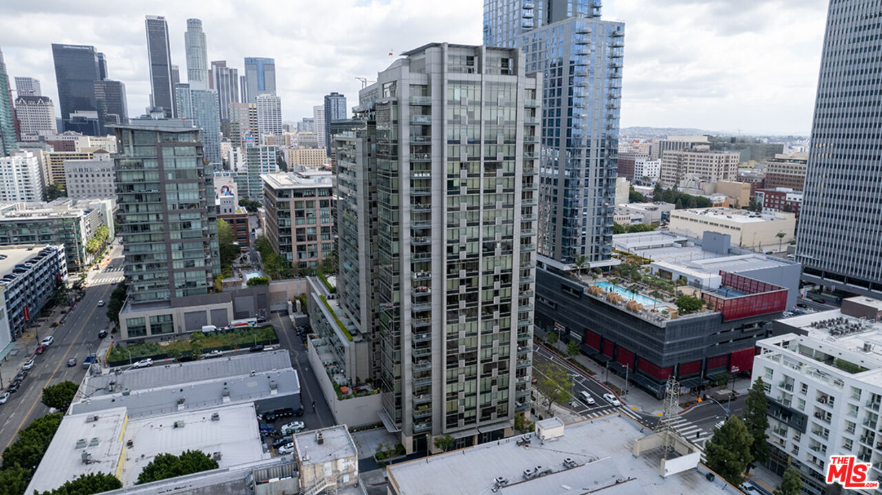 1155 S Grand Ave Unit: 305