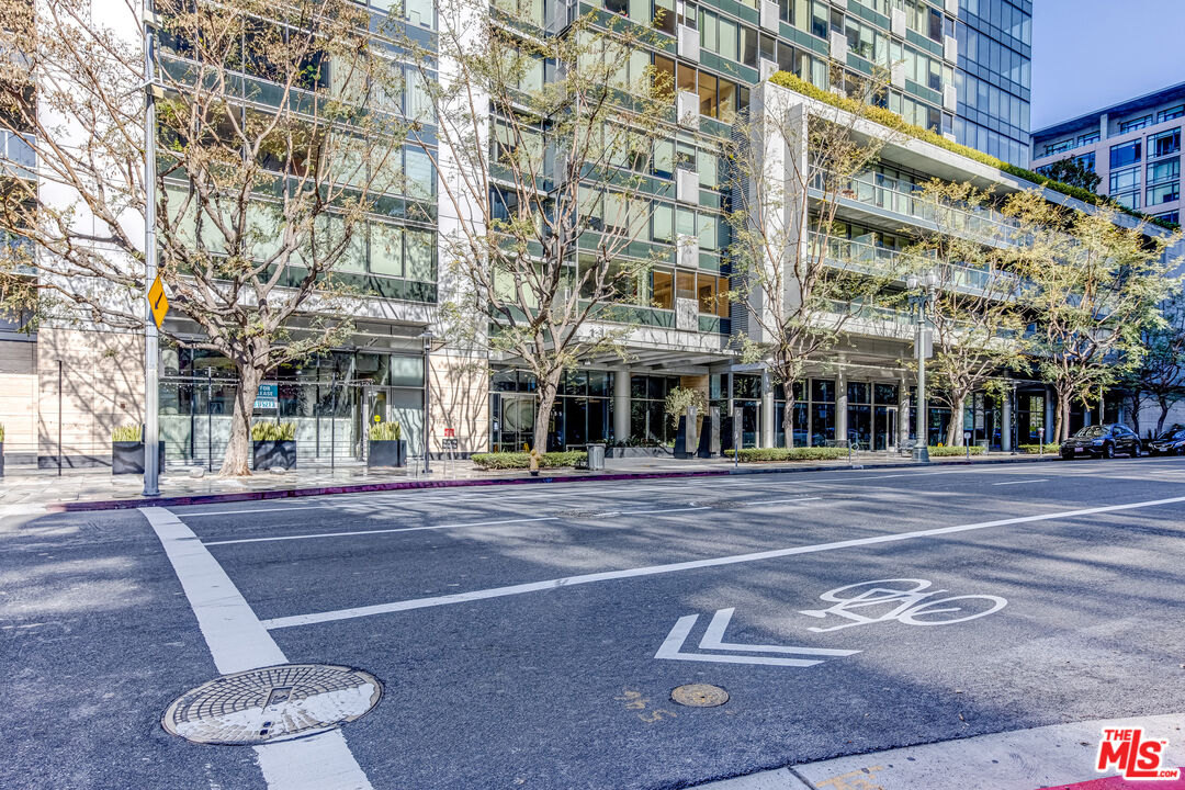 1155 S Grand Ave Unit: 305
