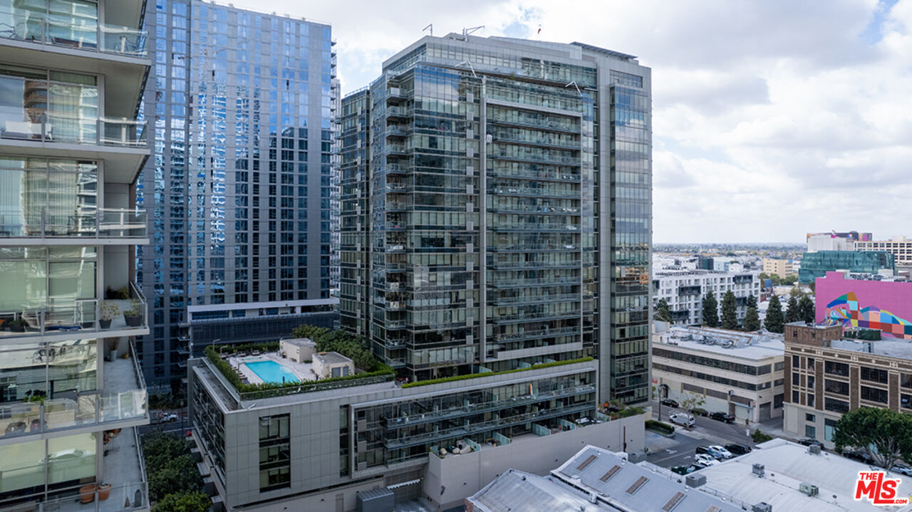 1155 S Grand Ave Unit: 305